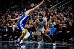 华体会官方-马刺绝杀希腊男篮，库里送出助攻