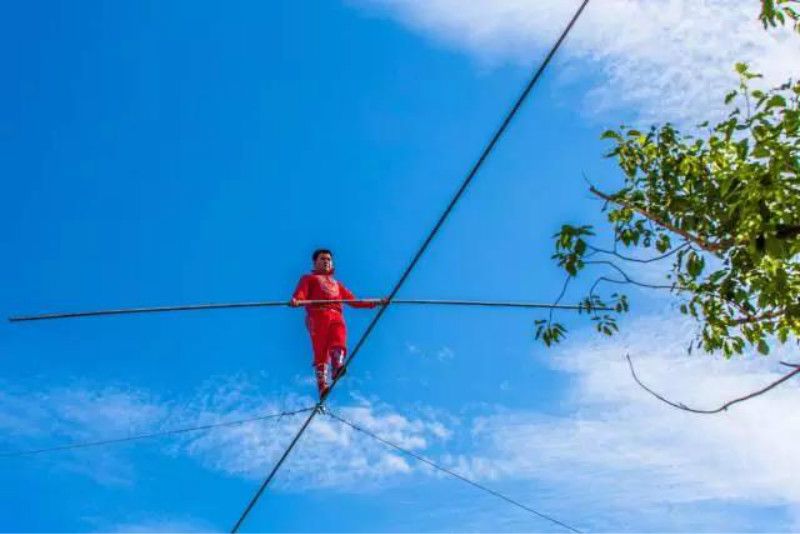 体操比赛高空飞跃，惊险刺激的简单介绍