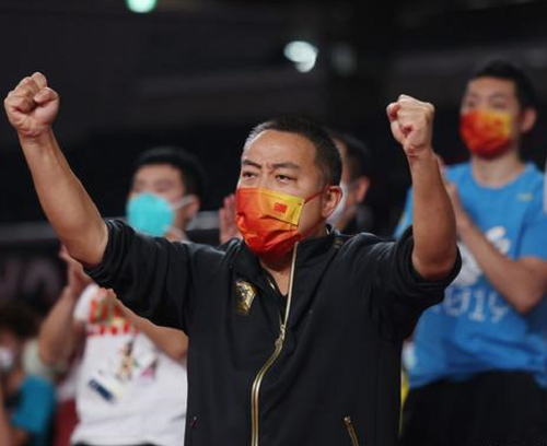 英格兰队险胜日本队，奥恰洛夫关键制胜